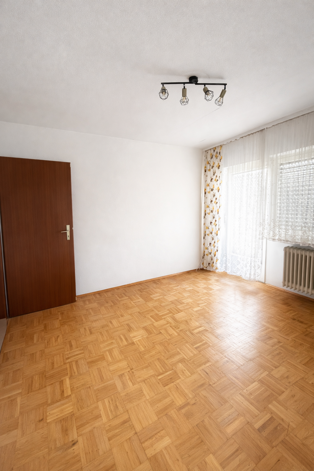 AF45A8E7-FA07-4FC7-AC73-A958FCAE7B8F